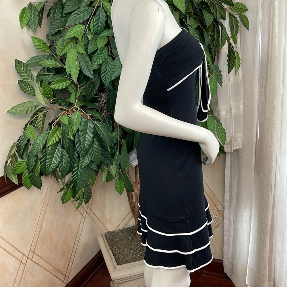 THE LIMITED STRAPLESS RUFFLE HEM DRESS - Picture 7 of 9